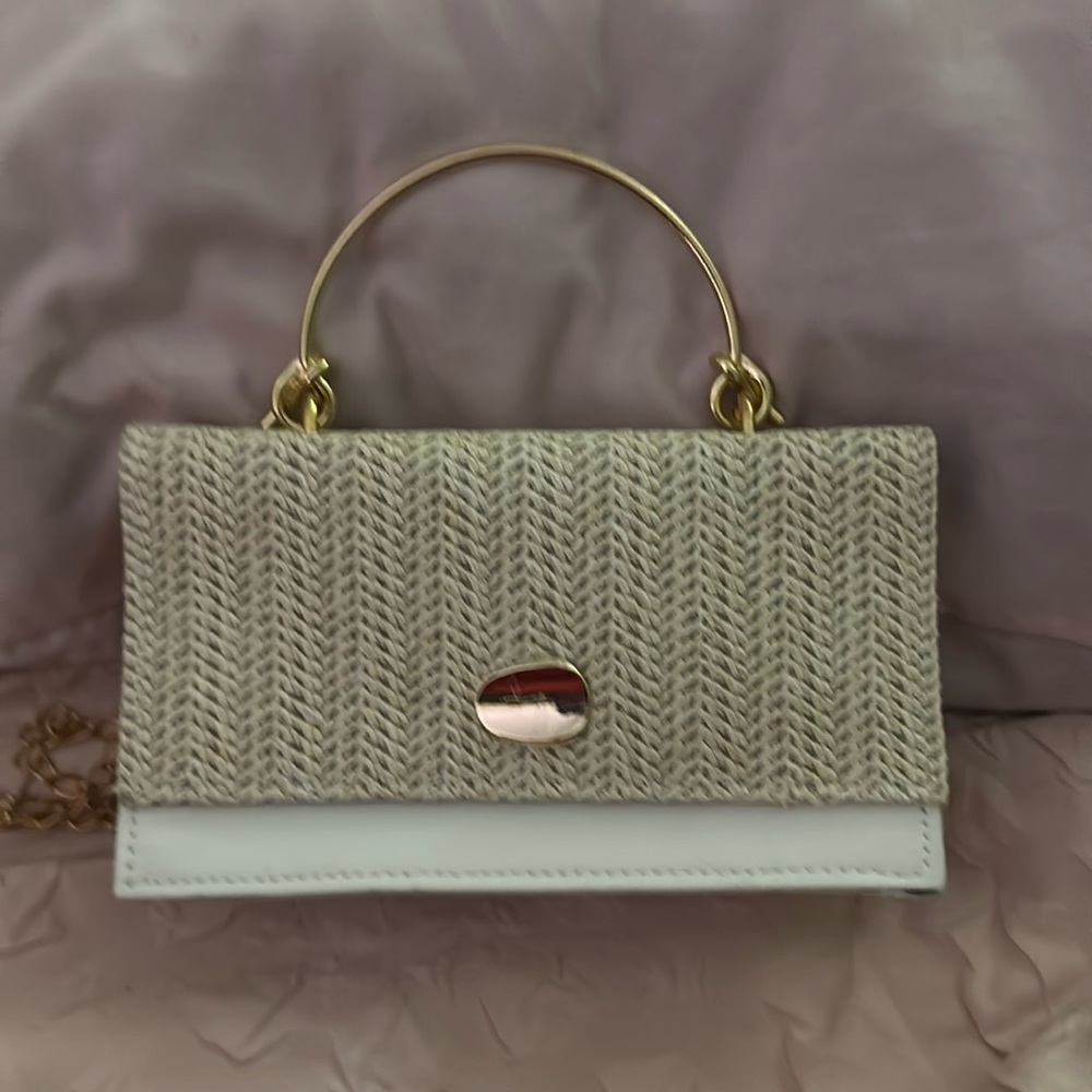 Unbranded purse